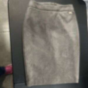 T Tahari women’s Gray faux Suade Pencil Midi Skirt size xs
